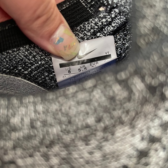 SOLD-Nike Flyknit Vapormax Oreo🖤 - Picture 6 of 6